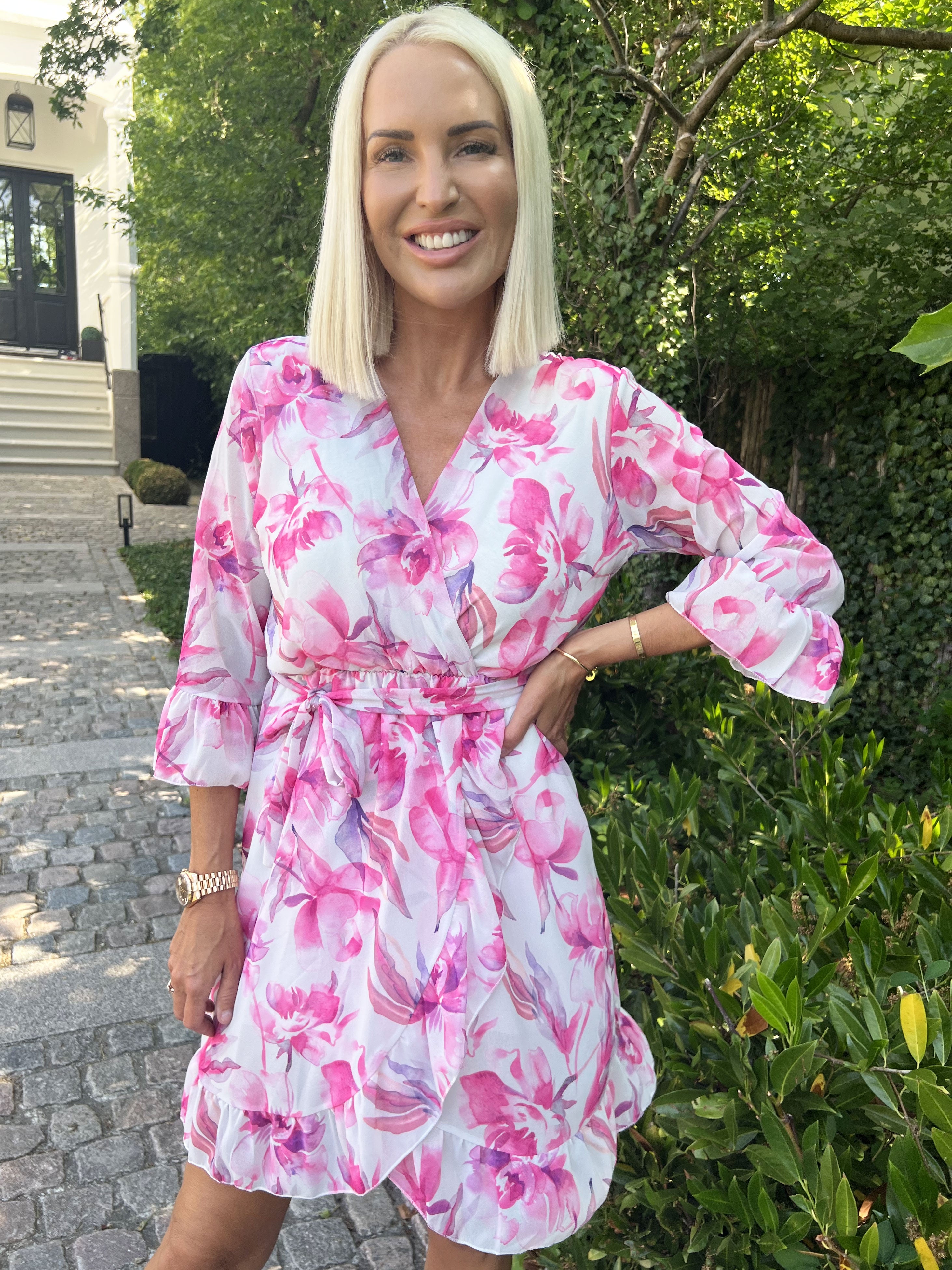 Merle - Kort kjole i chiffon med blomsterprint